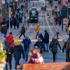 Folk på gaden i Helsinki